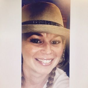 Meet your Posher, Gina